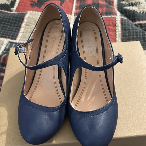 Chase and Chloe navy pumps.  Size 9
Cute details cut out. Buckle closure - Picture 2 of 6
